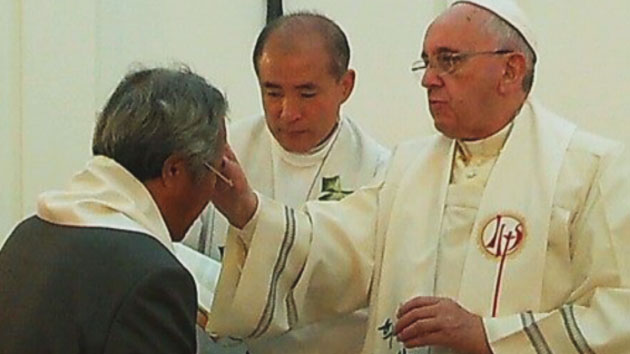 교황, 해미성지 방문…세월호 유족에게 직접 세례