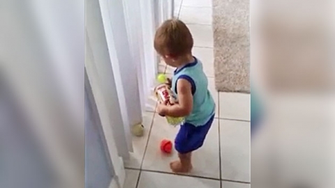 "뭔가 이상한데?" 공 줍던 꼬마에게 닥친 시련