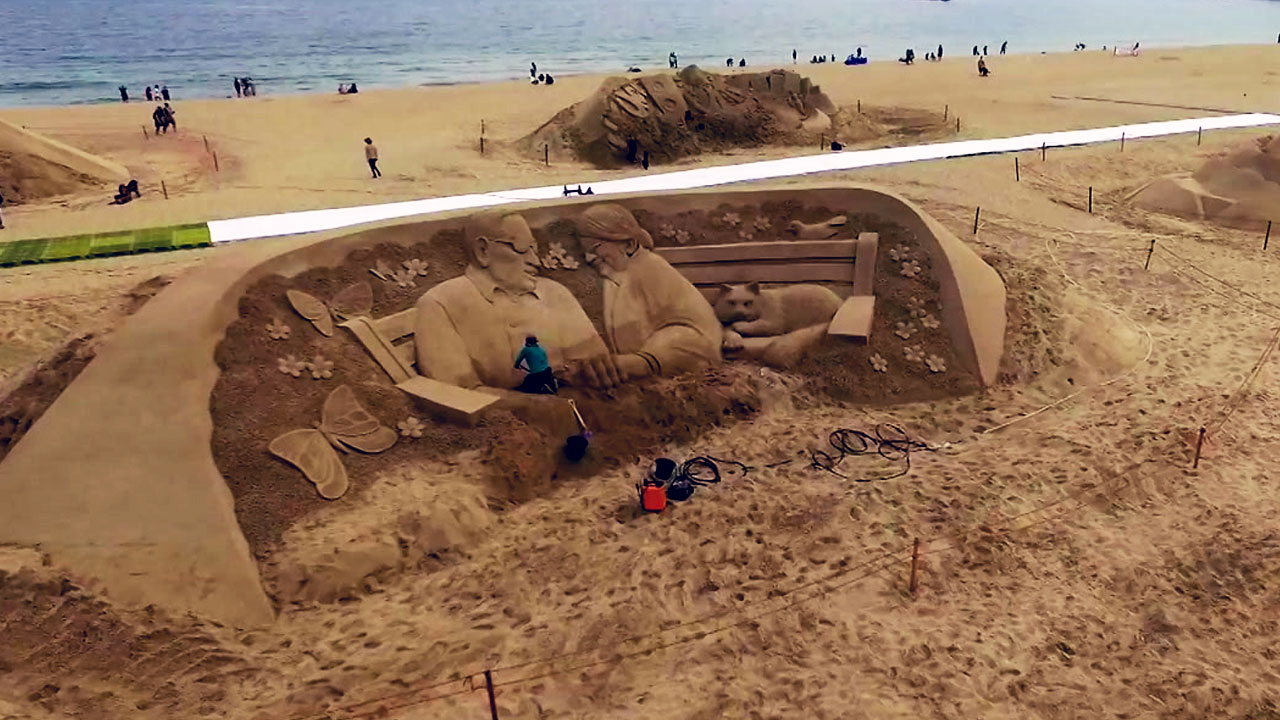 모래의 화려한 변신...해운대 모래 축제 개막