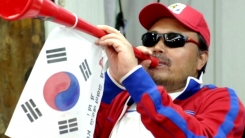 "김흥국, 술 먹인 후 상습적으로 추행" 추가 폭로