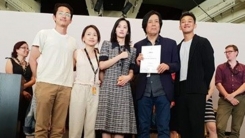 이창동 곁 지킨 유아인X스티븐 연X전종서 (영상) 이창동 곁 지킨 유아인X스티븐 연X전종서 (영상)