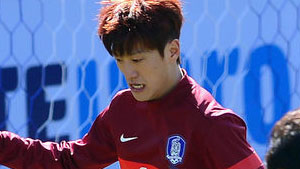 이청용 살인태클에 '버럭'한 후 결장…"몸조심이 최고"
