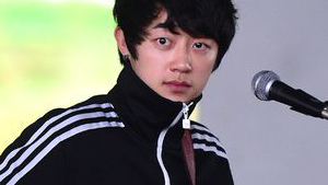 '은교' 발언 논란 김형태, '묵묵히 연주만'
