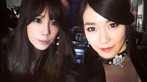 태연-티파니, 셀카도 품격 있게…'인형 같아'
