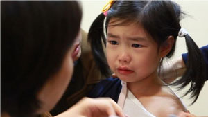 하루, 주사바늘 앞에서 '눈물 뚝뚝'