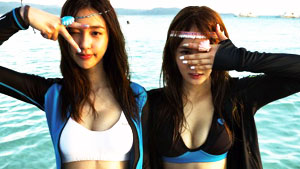 유리·비비안, 숨겨왔던 글래머 몸매...파격 래쉬가드