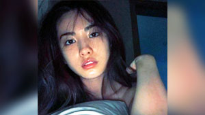나나, 어둠 속 자체발광...도드라진 몽환美