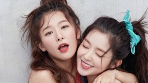 "과즙美 톡"...아이린·슬기, 상큼 미모 팡팡