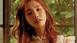 "고혹적 시스루"...김유미, 청순+섹시미 공존