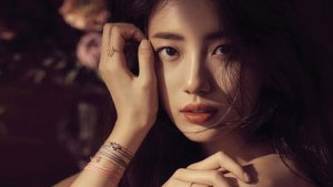 수지 눈빛에 빠지지 않는 자, 모두 유죄