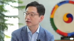 김경수 경남도지사 "대권 도전? 내 몫 아냐"