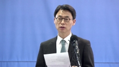 靑 압수수색·대면조사 앞둔 특검 정례 브리핑