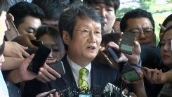 'MB 블랙리스트' 배우 문성근 검찰 출석