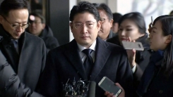 '백억 비자금' 효성 조현준 회장 검찰 출석