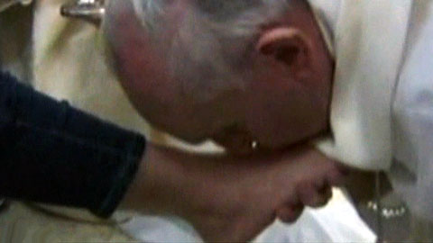 교황, 재소자 상대 첫 세족식 거행