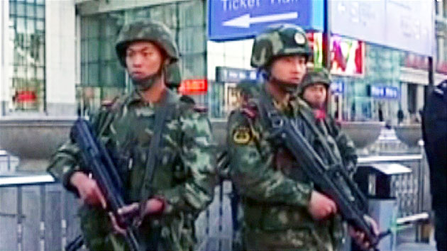 "신장 우루무치 열차역 폭발은 자살폭탄 테러"