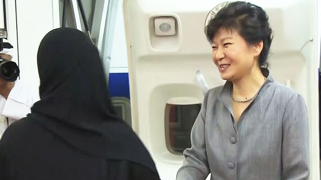 박근혜 대통령, UAE 도착...오늘 원자로 설치식