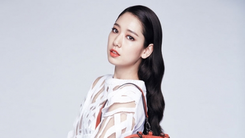 박신혜, 청순미 벗고 섹시미 과시...파격 화보 공개