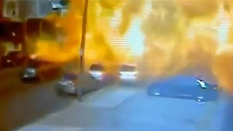 푸드 트럭 '폭발' 순간...순식간에 불길 치솟아