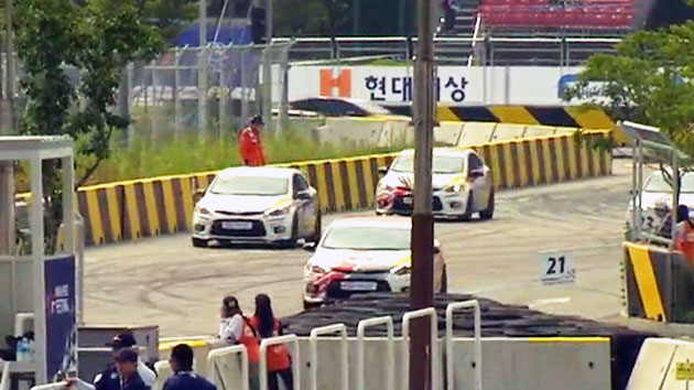 '시속 185km' 도심 레이싱 축제!