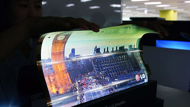 LGD, 휘어지는 18인치 OLED 세계 최초 개발