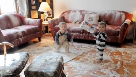 밀가루 범벅은 기본…'이 정도는 어질러야지'