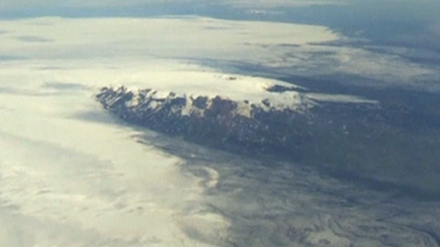 아이슬란드·파푸아뉴기니 화산 분출...항공기 운항 차질
