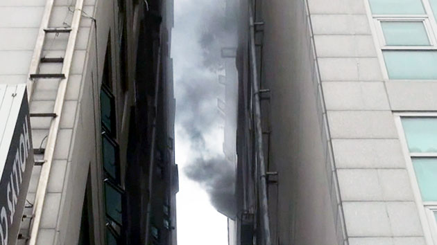 '오피스텔 화재' 50여 명 연기 흡입