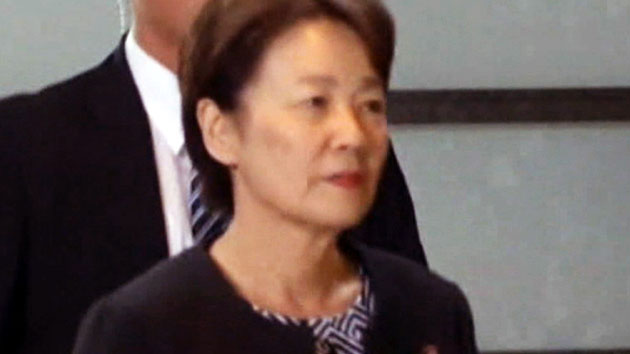아베 총애 여성 각료들 '우향우' 질주