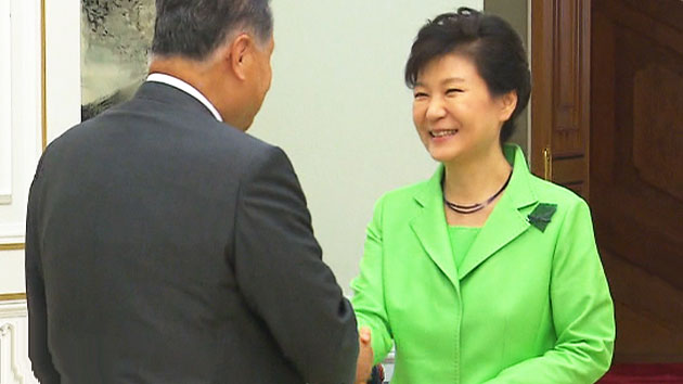 박근혜 대통령, 모리 전 총리 면담...아베 친서 전달