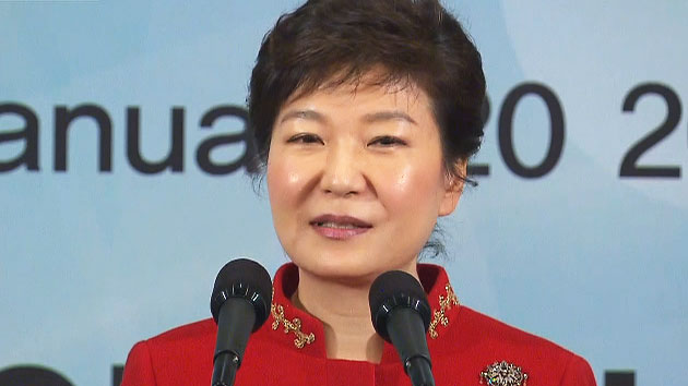 박근혜 대통령, 밀라노 도착...ASEM 정상외교 데뷔