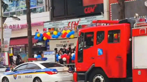 영화 상영 중 먼지 유입...수십 명 대피