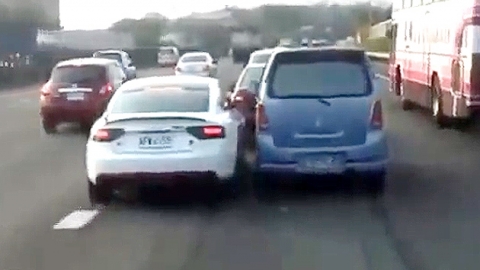 중국판 '도로위 시비'…쓸데없는 자존심 싸움