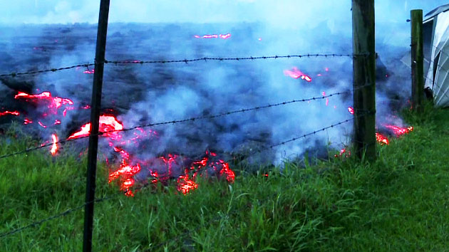 하와이 화산 용암, 마을 50m 앞까지...수천 명 공포