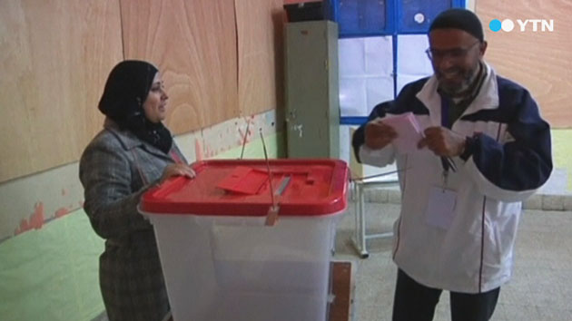 '아랍의 봄' 발원지 튀니지서 역사적 대선 투표