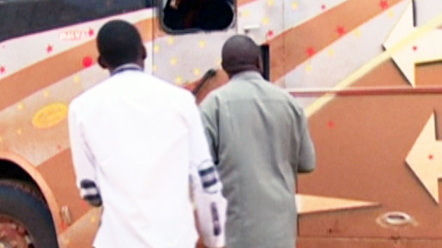 케냐군, 버스 학살 저지른 반군 100여 명 사살