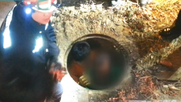 "발 밑이 불안하다"...60대 남성 뚜껑 없는 맨홀에 추락