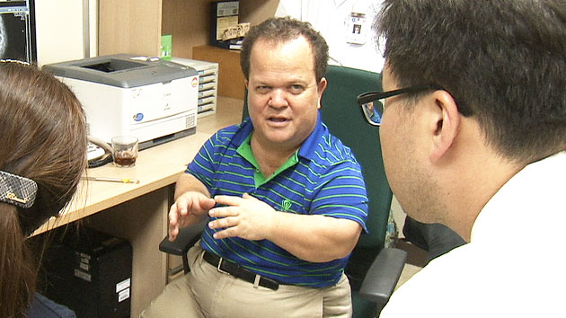 미국 유일 왜소증 외과의 "편견에 맞서세요"