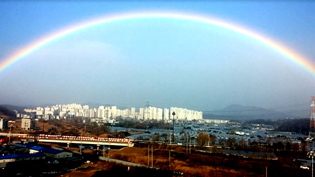 [제보 영상] 오늘 오후 서울 하늘에 큰 무지개