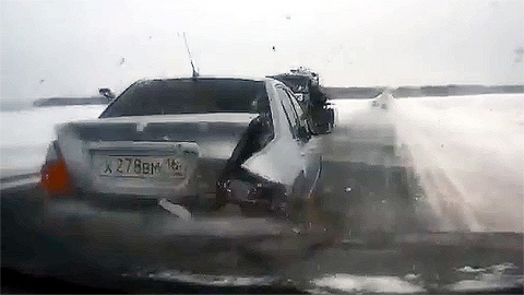 러시아판 보험사기?…절묘하게 끼어들어 '꽝'