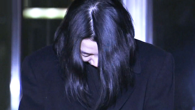 수의 입고 고개 숙인 조현아...첫 공판 진행 중