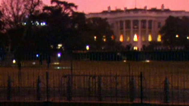 미국 백악관 건물에 소형 드론 충돌