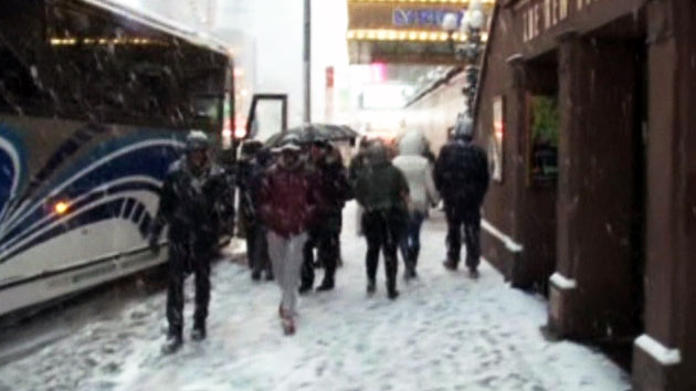 미 동북부 최악의 눈폭풍...휴교·통행금지 등 초비상