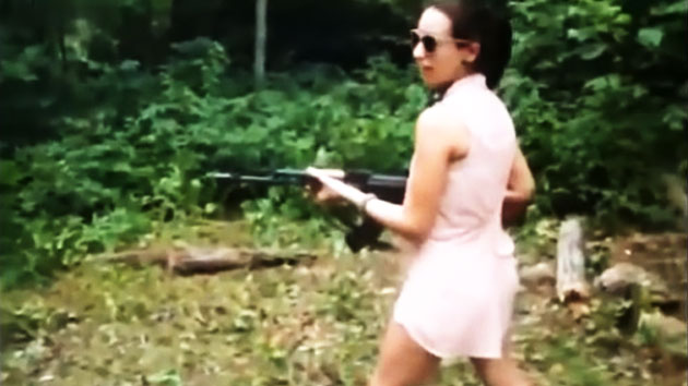 남친에 총부리 겨눈 썬글라스女 "자기야 살려줘"