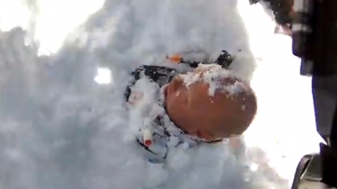 쓰나미처럼 몰려오는 눈더미 '피할 틈이 없다'