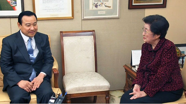 이완구 총리, JP에 큰 절·이희호 여사도 예방