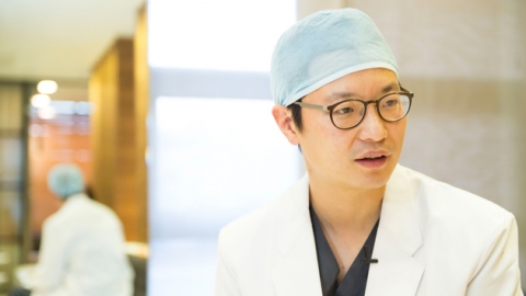 “눈 밑 지방 돌출, 생활 습관으로 예방 가능”