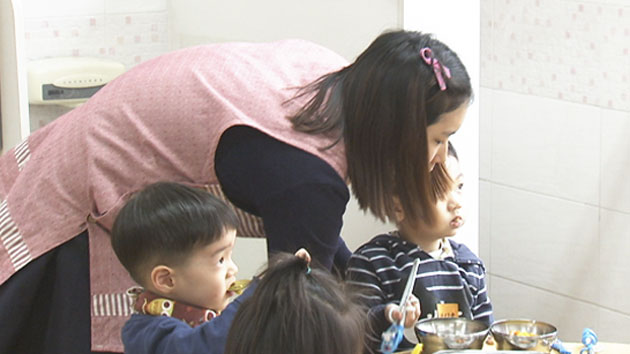 "손이 열 개였으면"...어린이집 보육교사의 하루