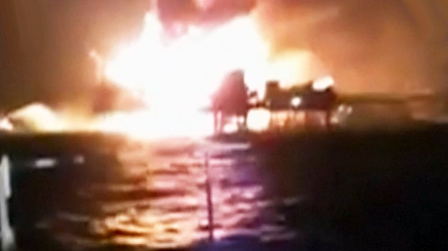 멕시코 석유 시추 플랫폼 폭발...4명 사망