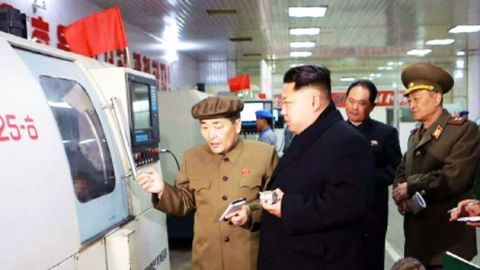 북한 김정은, 평양 미사일 부품 공장 시찰